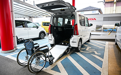 福祉車両の展示・試乗車を配備