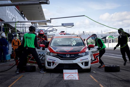 スーパー耐久参戦中（ホンダカーズ東海）