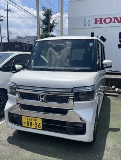 新型N-BOX CUSTOM 登場 !